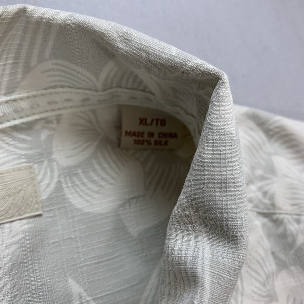 Tommy Bahama Silk Hawaiian Shirt Mens XL Floral Print Button Up Short Sleeve - Picture 3 of 7